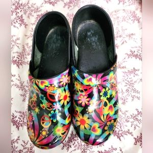 Dansko nursing shoes size 39
